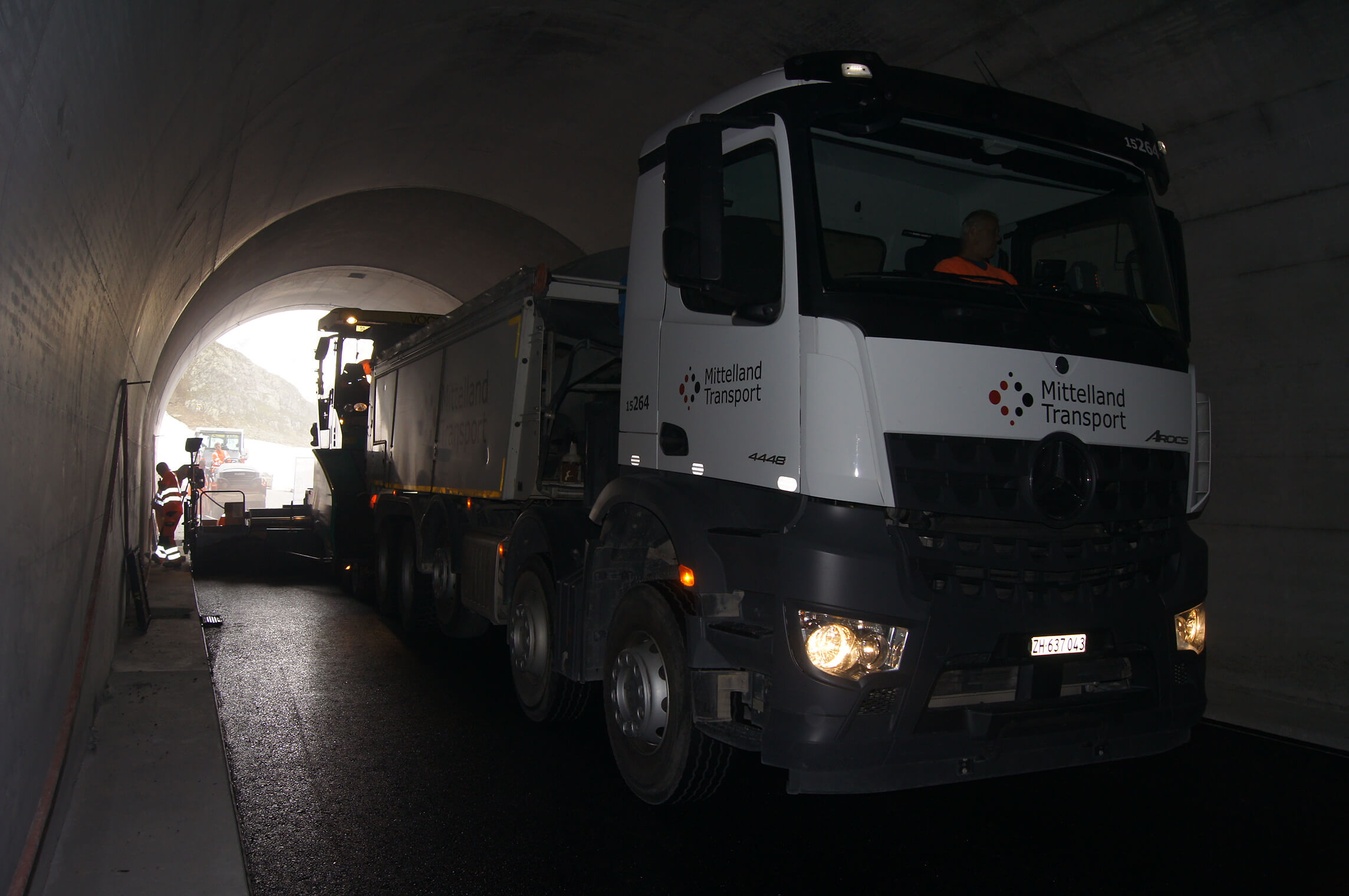 Sanierung Sustenpasstunnel Belagtransport 3 Sanierung Sustenpasstunnel Belagtransport 3